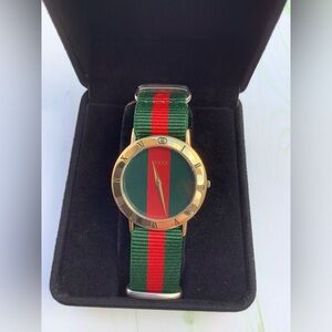 Mens authentic Gucci Watch 💚💛❤️